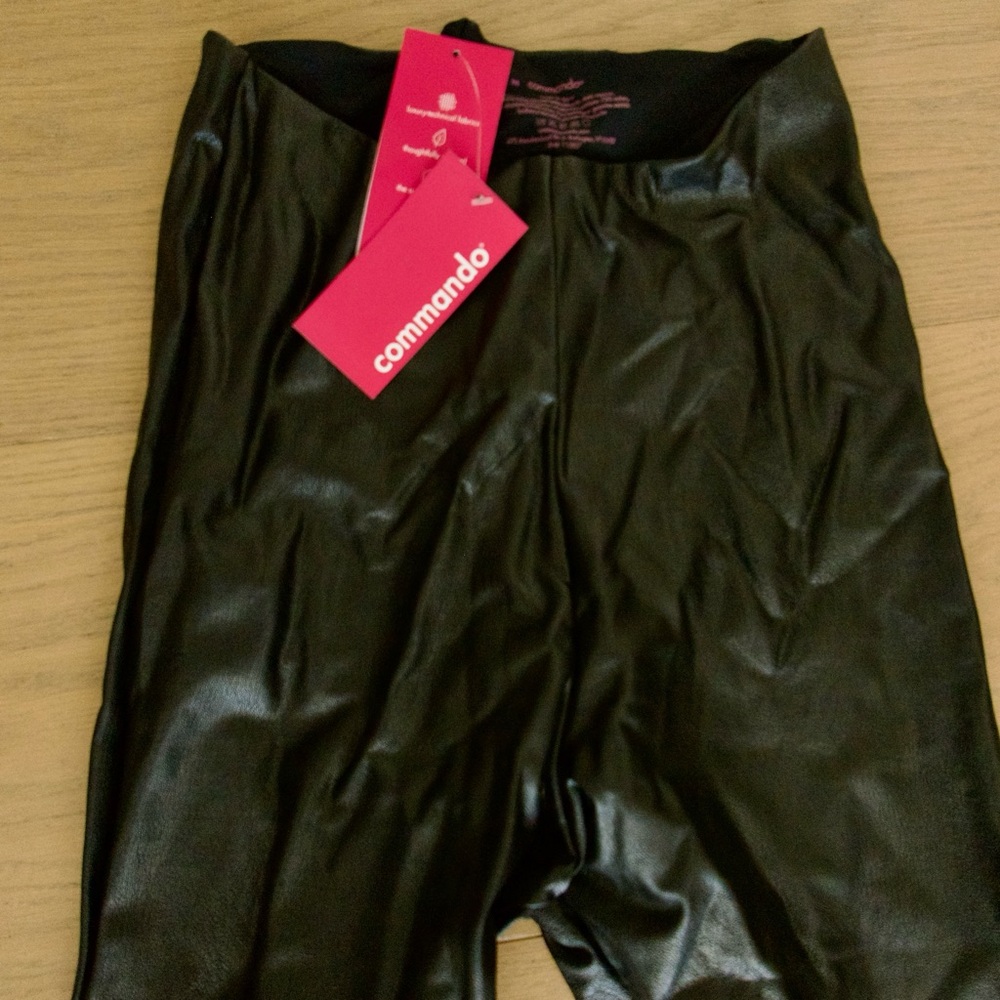 Commando Black Glossy Leggings faux leather M Flare legging